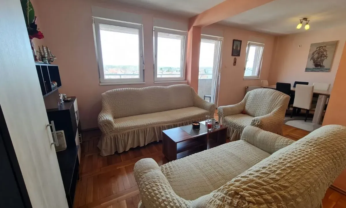 Prodaja, trosoban stan, 69m², Petrovaradin, Novi Sad