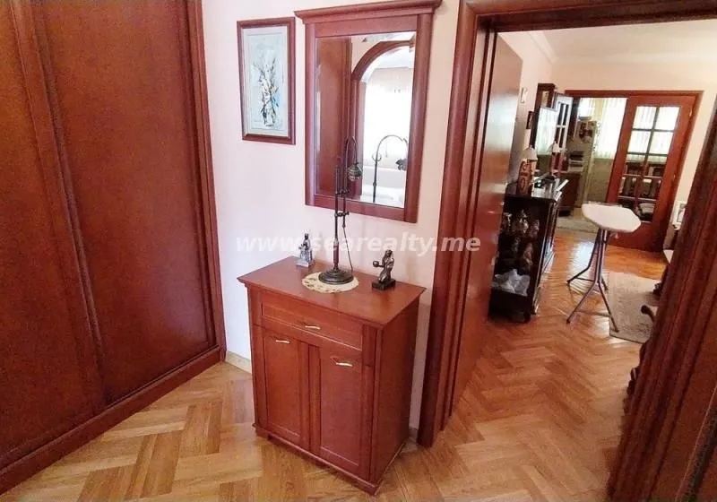 Sale, two bedroom apartment, 95m², Sveti Stefan, Budva