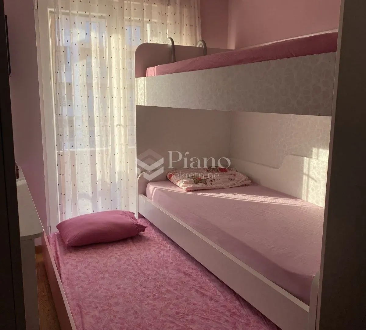 Rent, two bedroom apartment, 75m², City Kvart, Podgorica