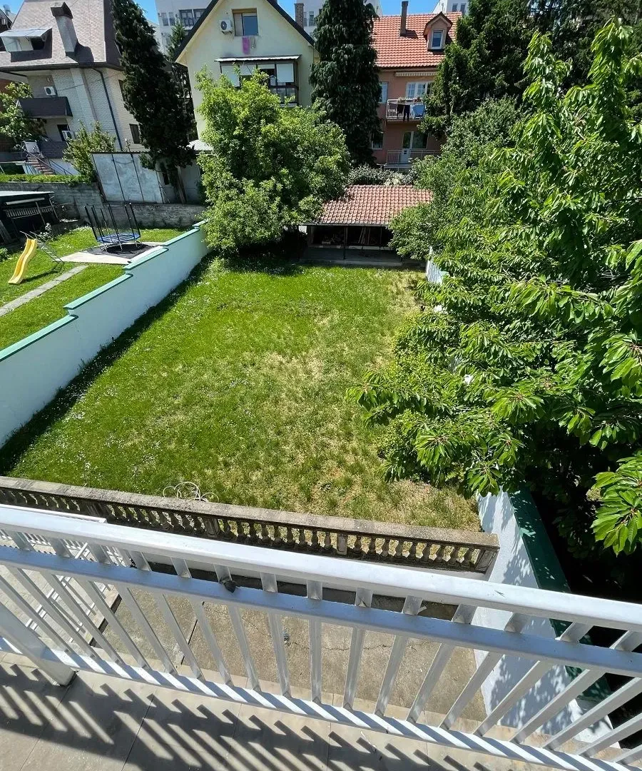 Sale, house, 600m², Autokomanda, Voždovac Sve Podlokacije