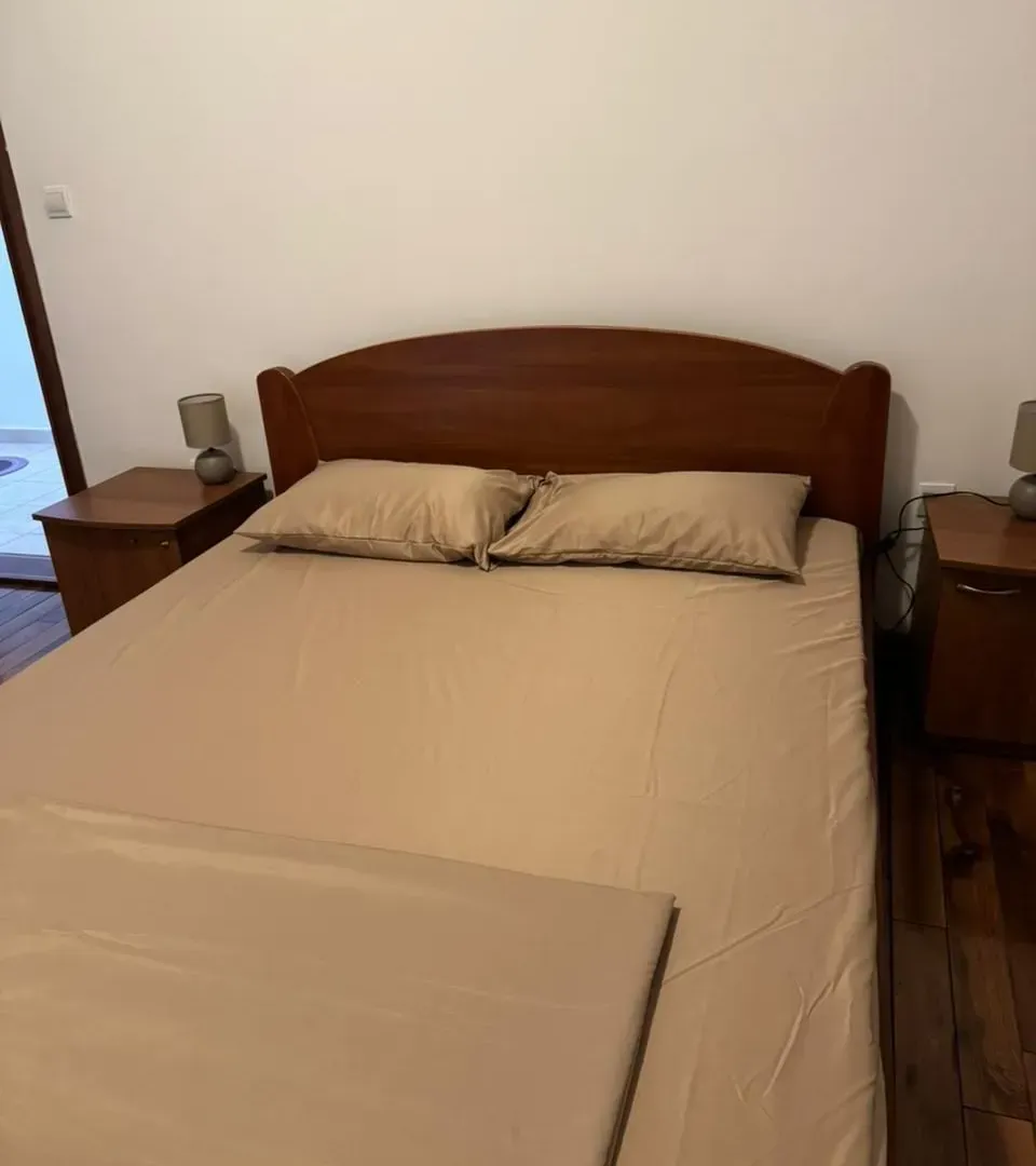 Izdavanje, dvosoban stan, 90m², Đenovići, Herceg Novi