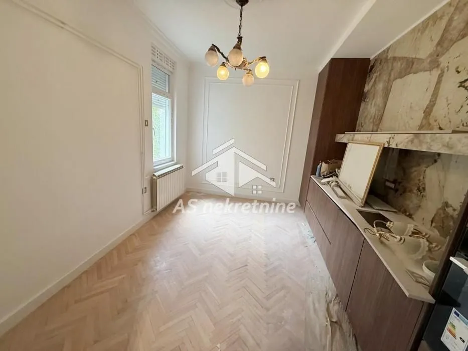 Izdavanje, četvorosoban stan, 87m², Slavija, Vračar Sve Podlokacije