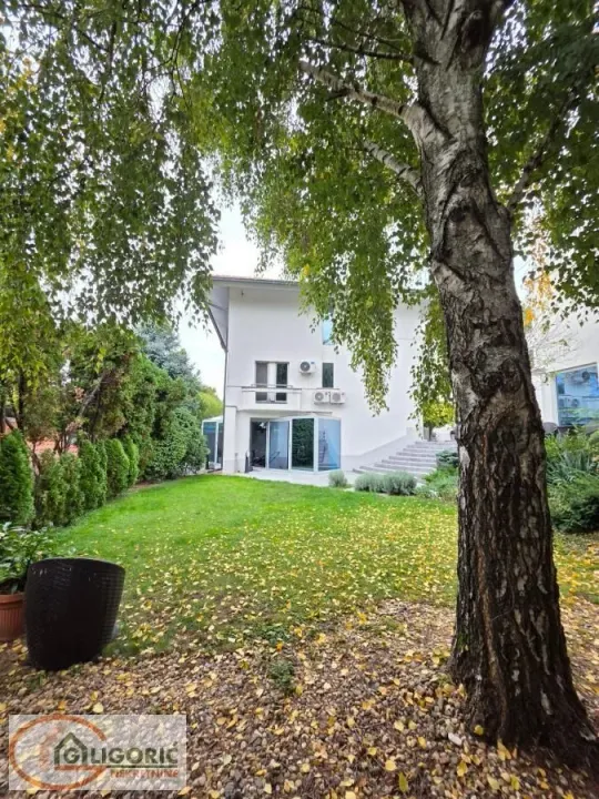 Prodaja, kuća, 400m², Denkova Basta, Zvezdara Sve Podlokacije