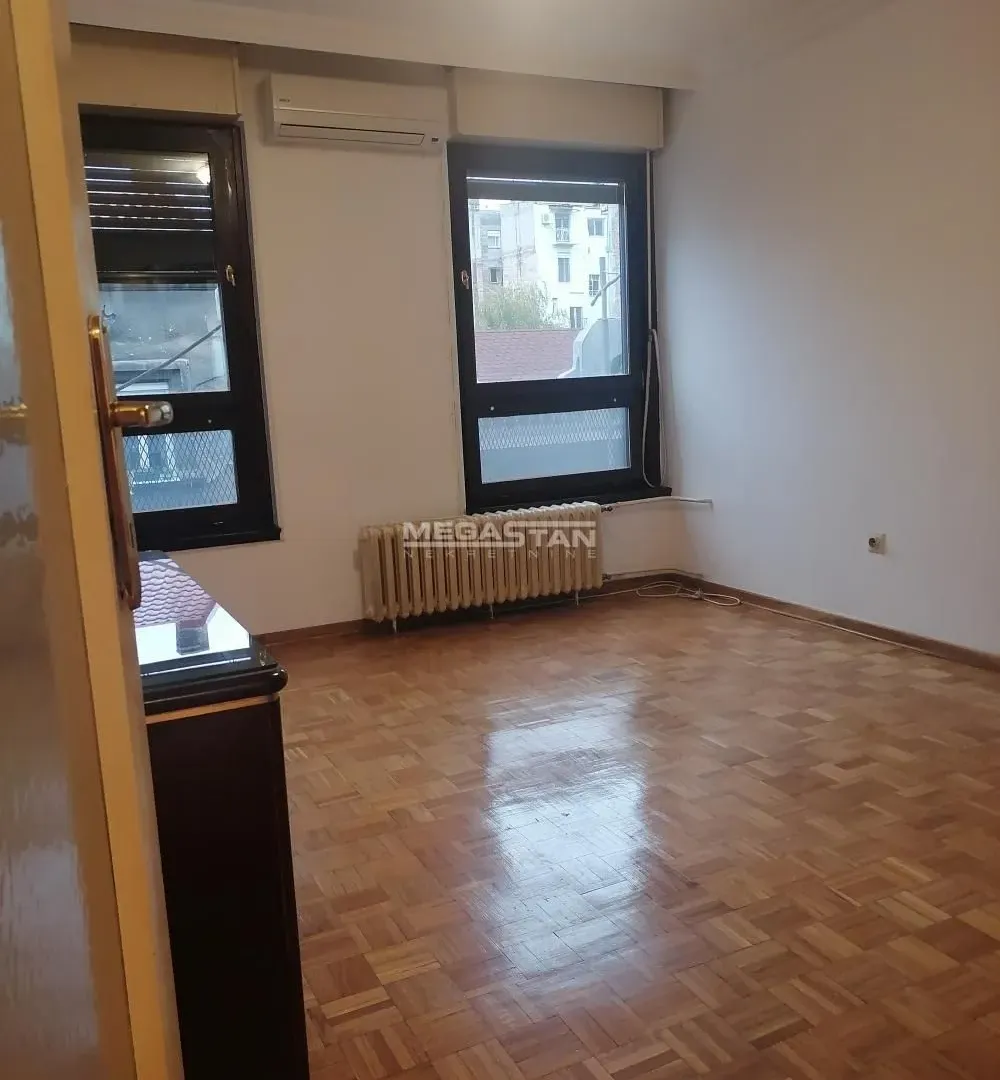 Rent, four bedroom apartment, 115m², Kalenić Pijaca, Vračar Sve Podlokacije