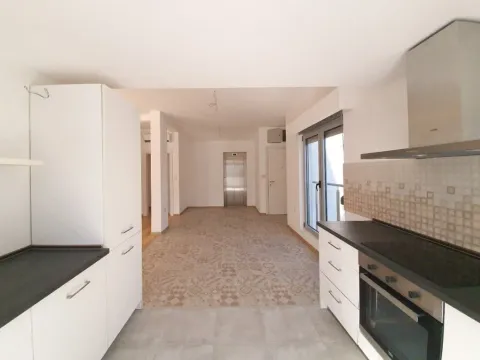 Prodaja, trosoban stan, 171m², Petrovac, Budva - image 11