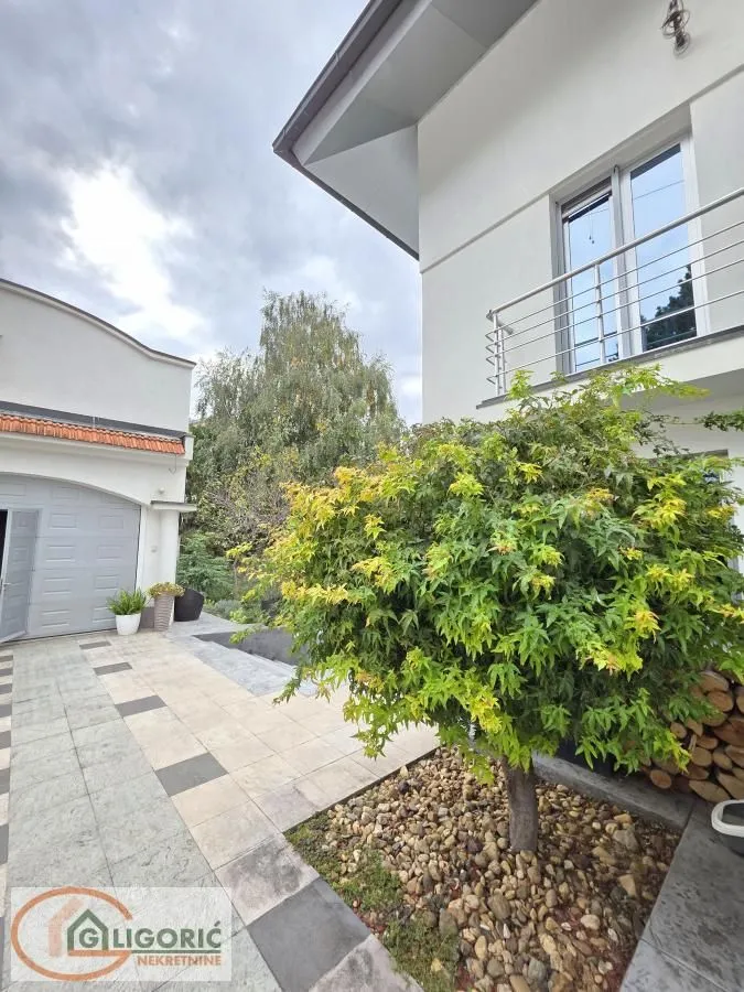 Sale, house, 400m², Denkova Basta, Zvezdara Sve Podlokacije