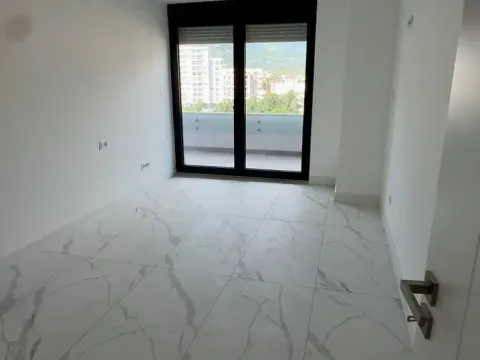 Prodaja, trosoban stan, 148m², Centar, Bar - image 2