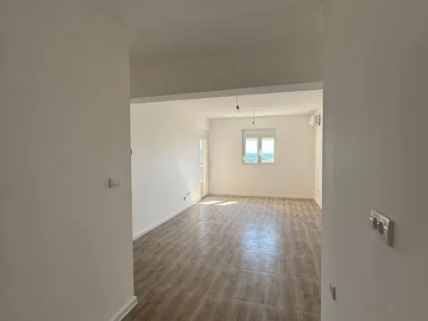 Sale, one bedroom apartment, 46m², Centar, Bar - image 12