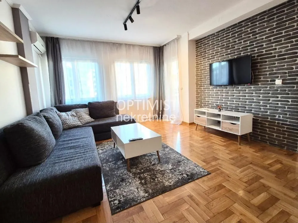 Rent, two bedroom apartment, 45m², Stari Grad, Beograd