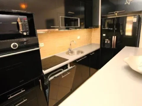 Rent, three bedroom apartment, 80m², Rozino, Budva - image 10