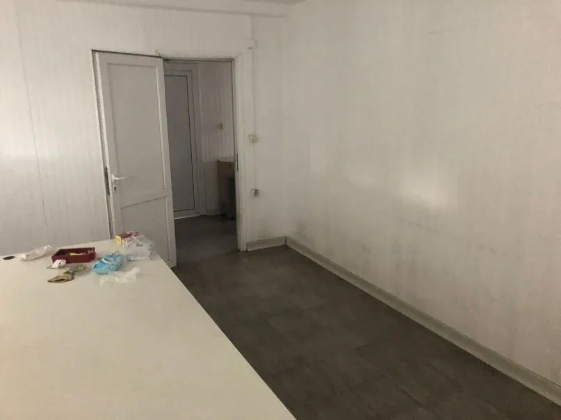 Sale, office space, 1500m², Zemun Sve Podlokacije, Beograd
