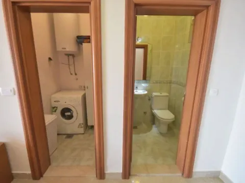 Izdavanje, jednosoban stan, 92m², Centar, Herceg Novi - image 8