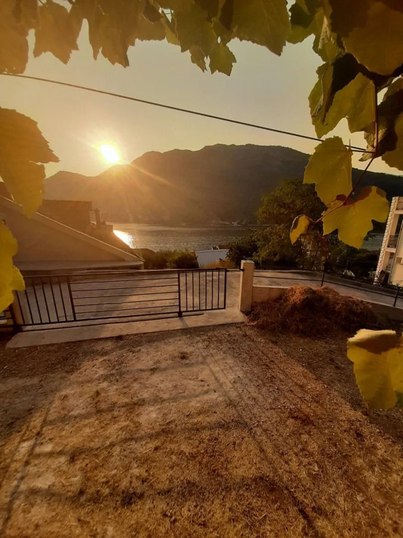 Sale, house, 156m², Lepetani, Tivat
