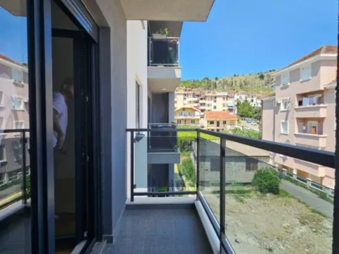 Izdavanje, jednosoban stan, 50m², Momišići, Podgorica - image 4