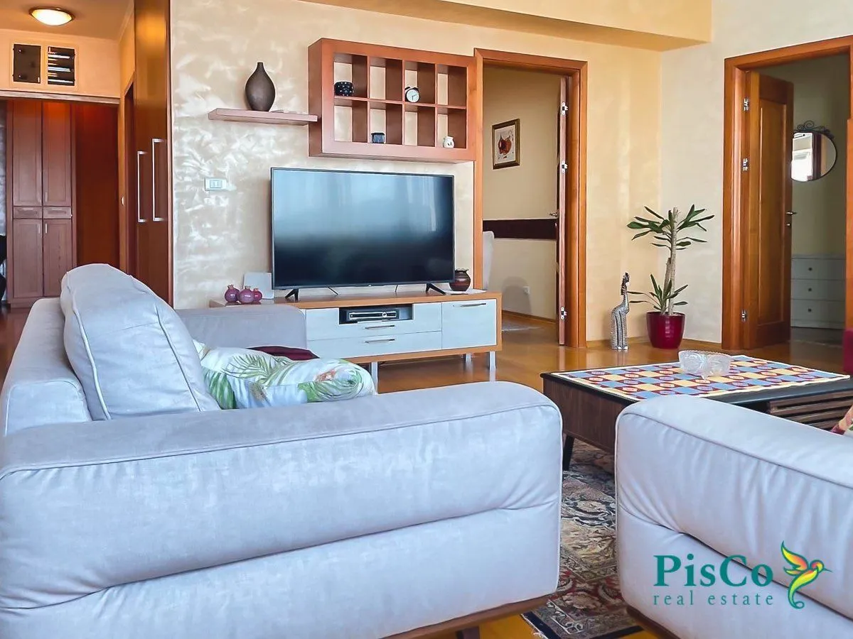 Izdavanje, dvosoban stan, 100m², Centar, Podgorica