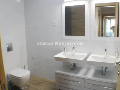 Izdavanje, četvorosoban stan, 101m², Stari grad, Novi Sad - image 8