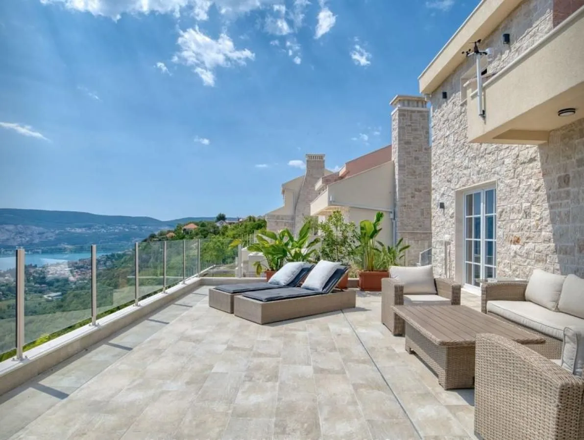 Prodaja, kuća, 240m², Podi, Herceg Novi