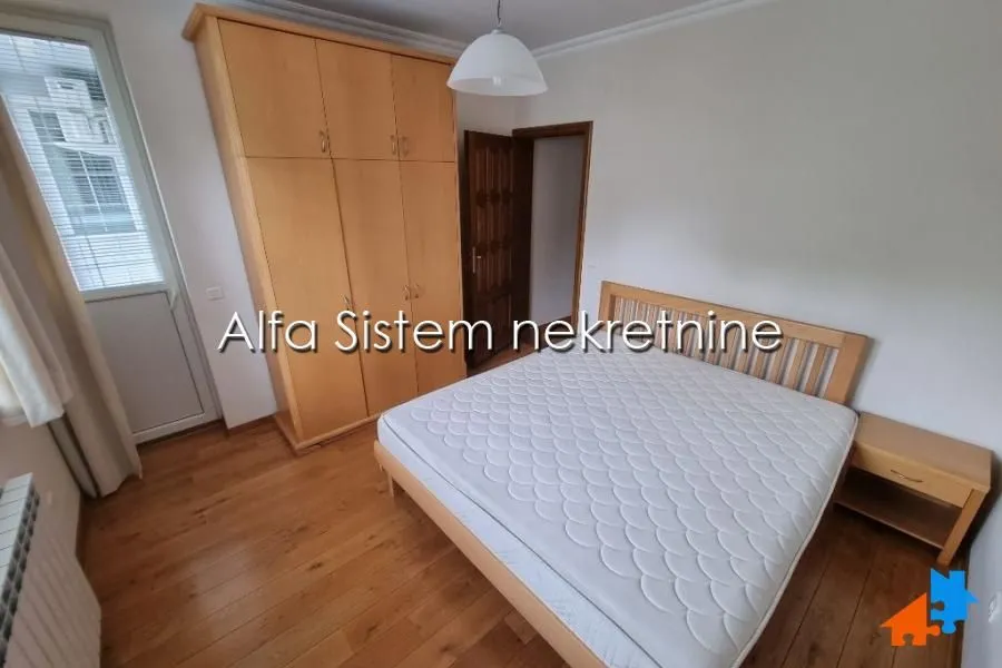 Rent, four bedroom apartment, 120m², Savski Venac, Beograd