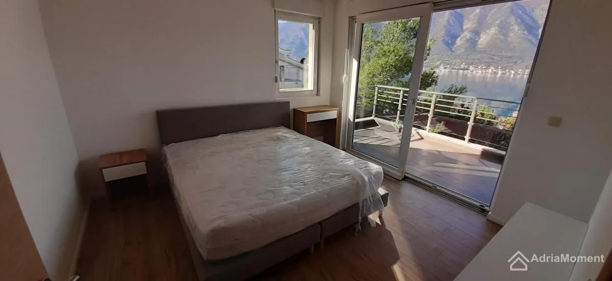 Prodaja, četvorosoban stan, 171m², Dobrota, Kotor
