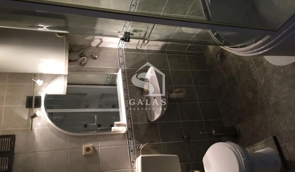 Izdavanje, kuća, 260m², Voždovac Sve Podlokacije, Beograd