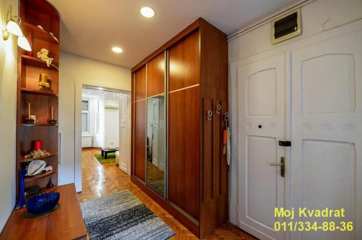 Prodaja, trosoban stan, 86m², Vračar Centar, Vračar Sve Podlokacije