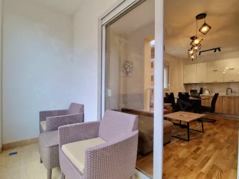 Rent, one bedroom apartment, 44m², Bečići, Budva - image 18