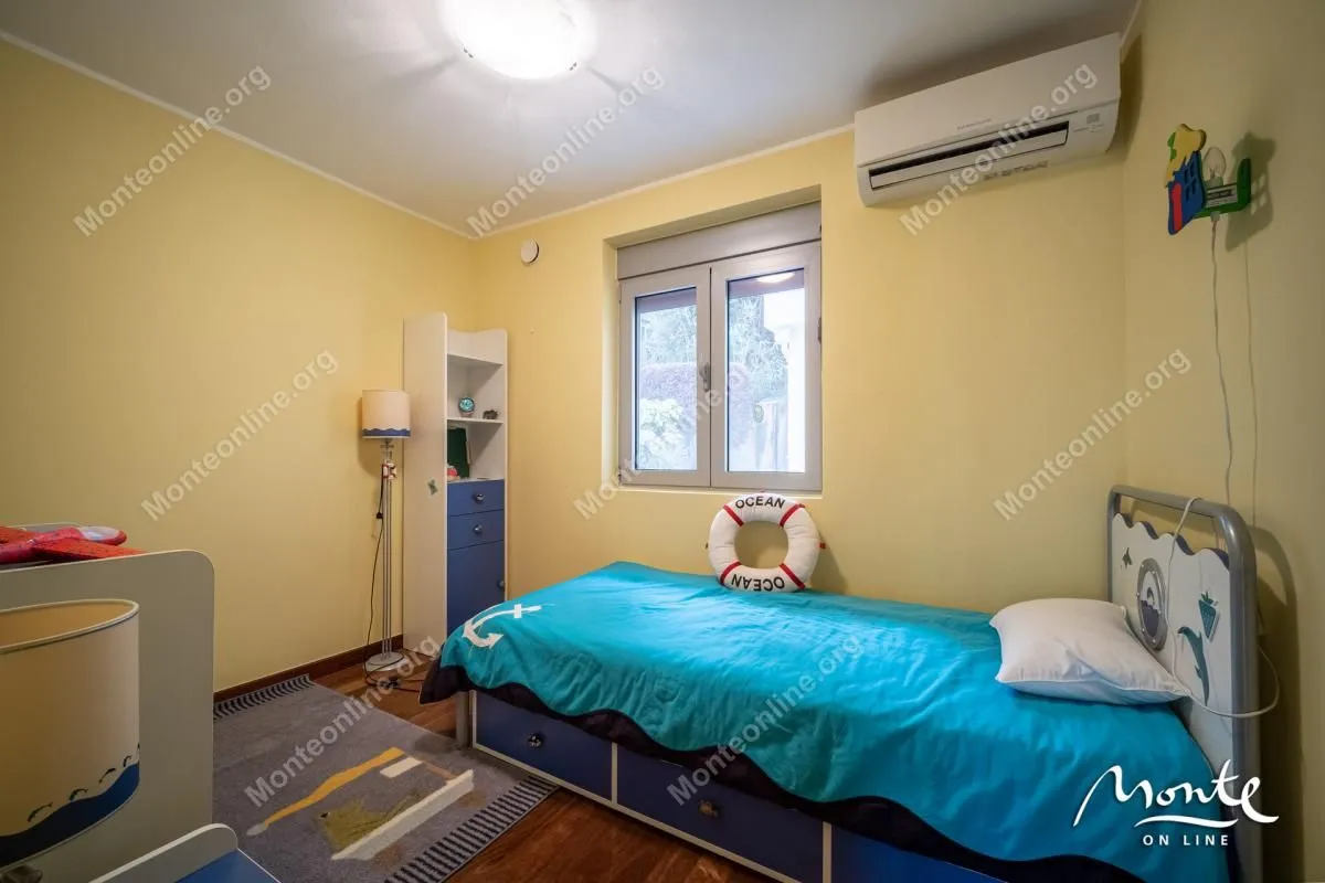 Sale, house, 484m², Stoliv, Kotor