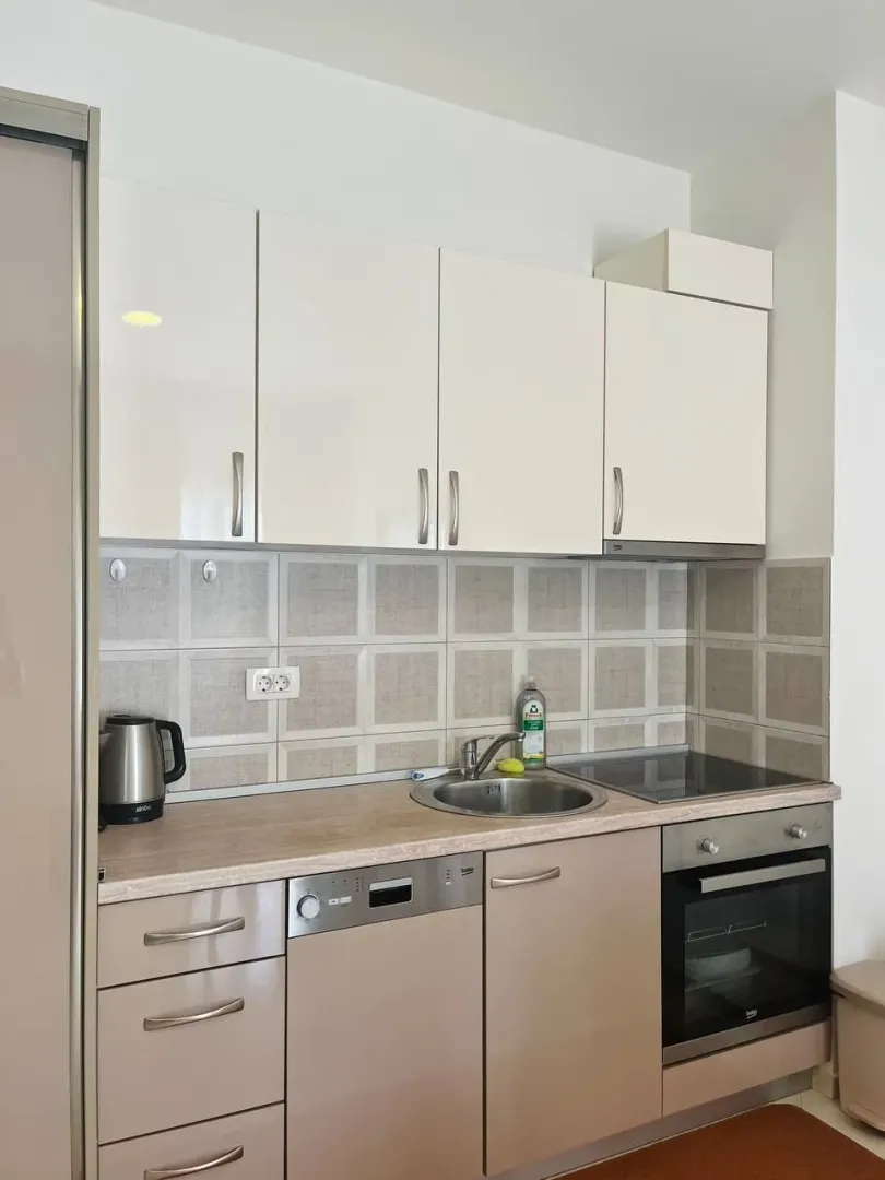 Rent, one bedroom apartment, 37m², Bečići, Budva