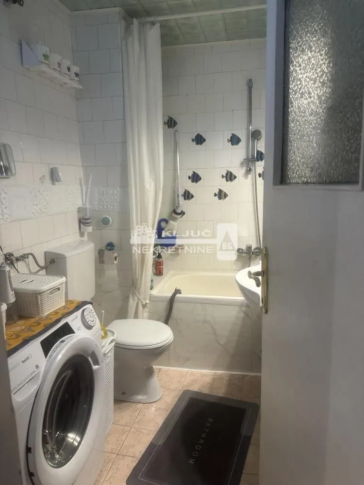 Sale, three bedroom apartment, 87m², Kalenić Pijaca, Vračar Sve Podlokacije