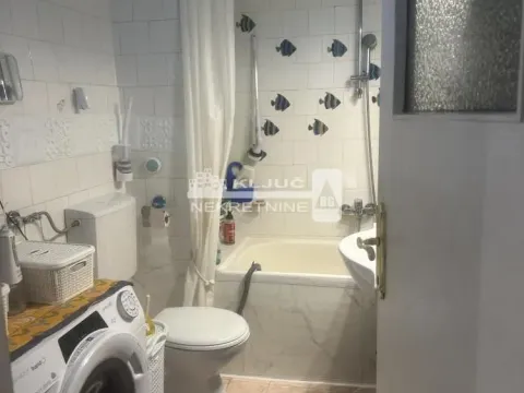 Sale, three bedroom apartment, 87m², Kalenić Pijaca, Vračar Sve Podlokacije - image 9