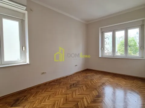 Izdavanje, poslovni prostor, 110m², Centar, Podgorica - image 6