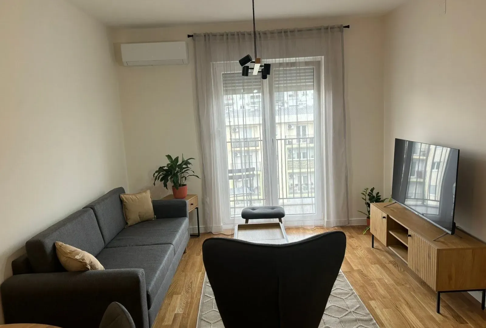 Rent, one bedroom apartment, 42m², Pobrežje, Podgorica