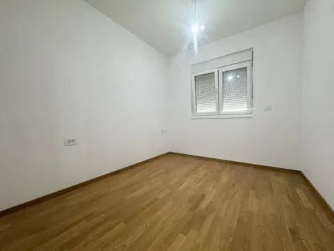 Prodaja, jednosoban stan, 46m², Stari Aerodrom, Podgorica - image 6