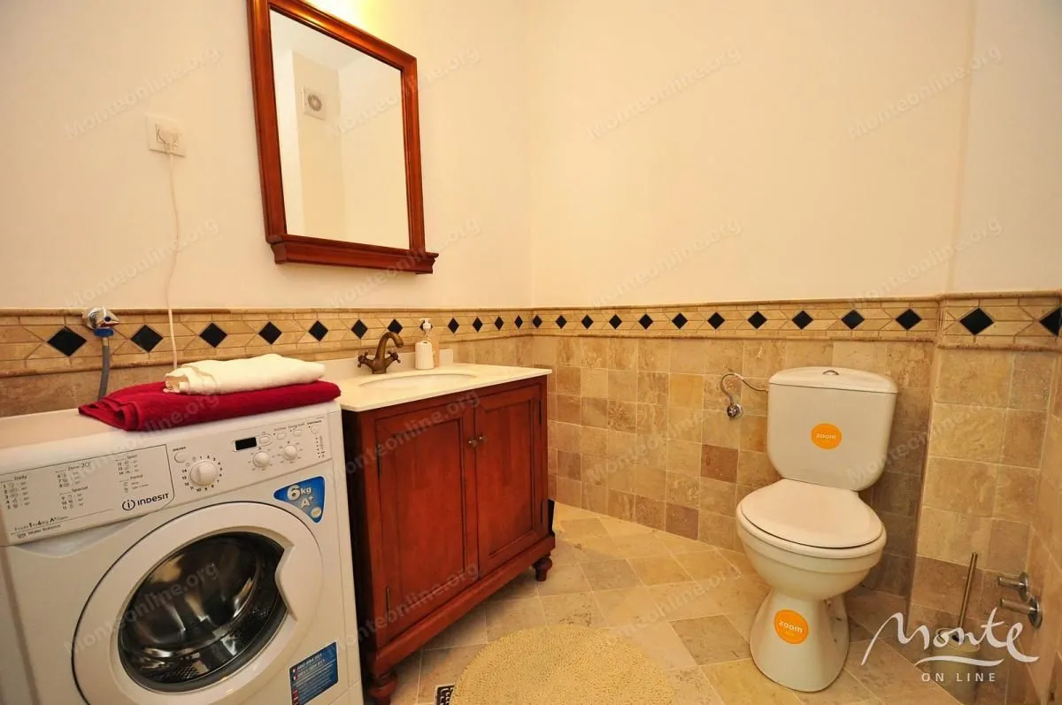 Sale, office space, 570m², Risan, Kotor
