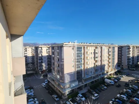 Prodaja, jednosoban stan, 43m², City Kvart, Podgorica - image 11