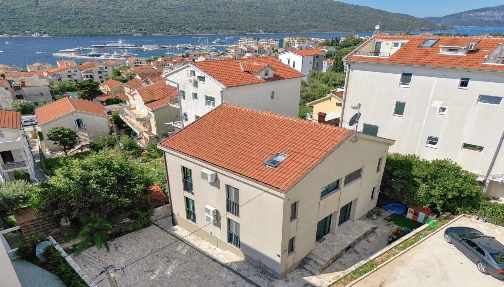 Prodaja, dvosoban stan, 80m², Đenovići, Herceg Novi