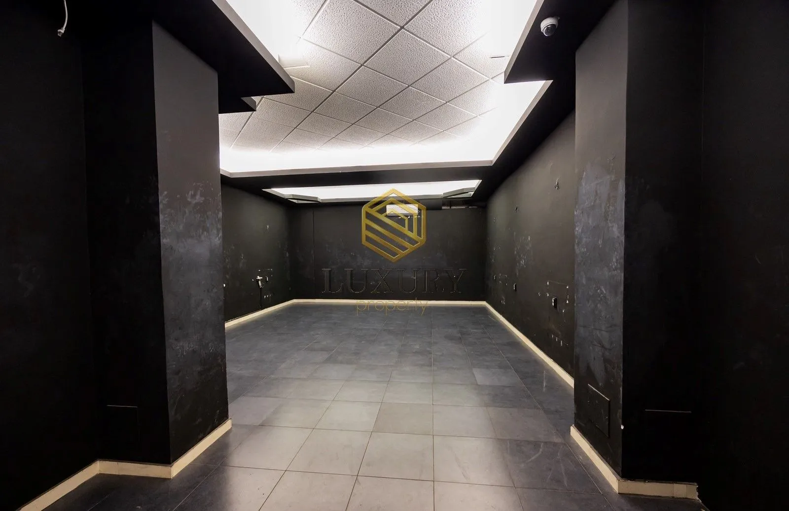 Izdavanje, poslovni prostor, 150m², Preko Morače, Podgorica