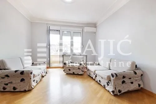 Rent, office space, 80m², Skadarlija, Beograd