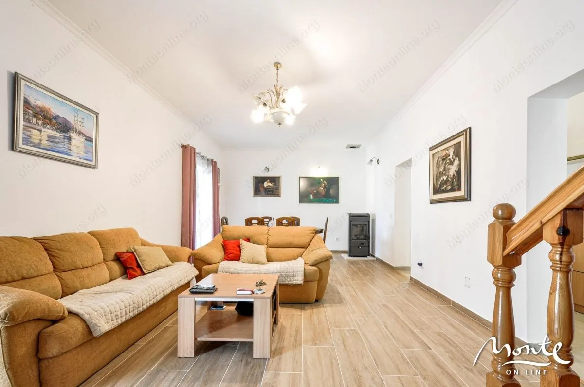Prodaja, trosoban stan, 116m², Tivat, Crna Gora