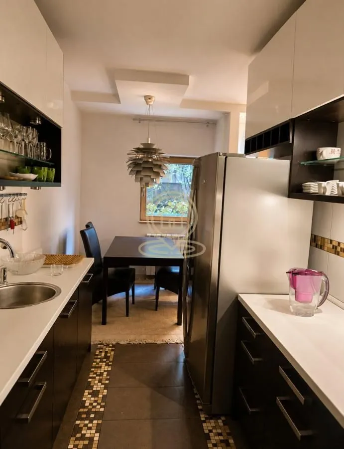 Izdavanje, četvorosoban stan, 87m², Stari Grad, Beograd