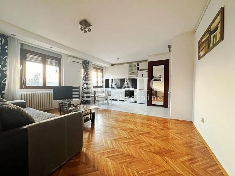 Rent, three bedroom apartment, 70m², Obilićev Venac, Beograd