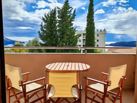 Sale, studio apartment, 32m², Bečići, Budva - image 1