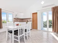 Izdavanje, kuća, 110m², Tivat, Crna Gora - image 9