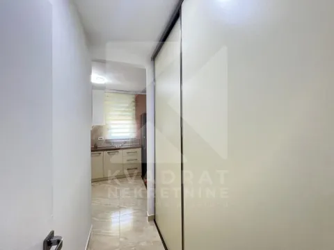 Rent, two bedroom apartment, 78m², Blok 5, Podgorica - image 14