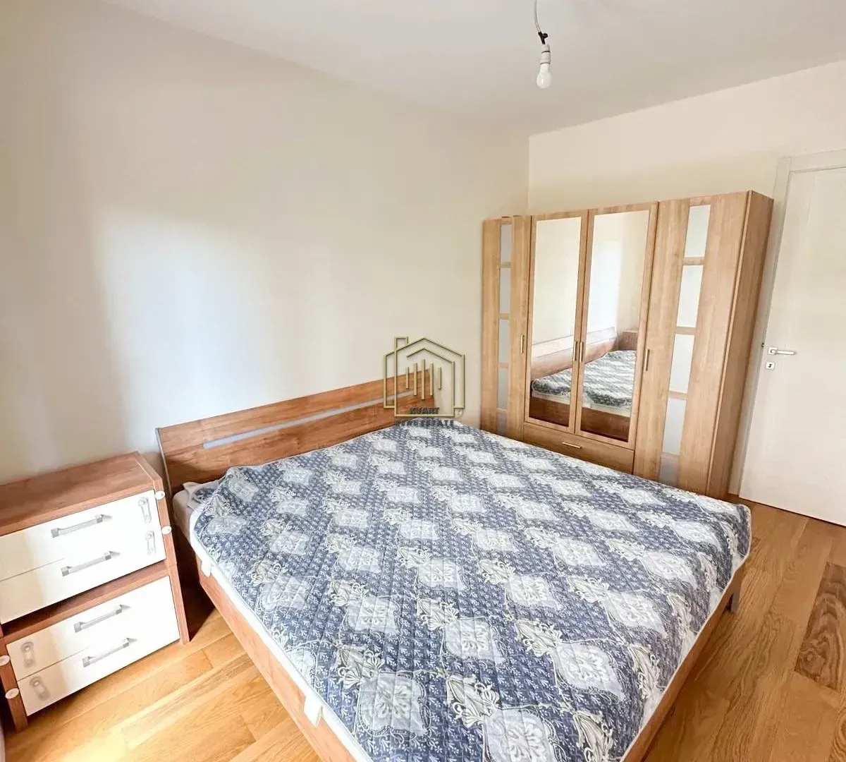 Izdavanje, jednosoban stan, 50m², Central Point, Podgorica