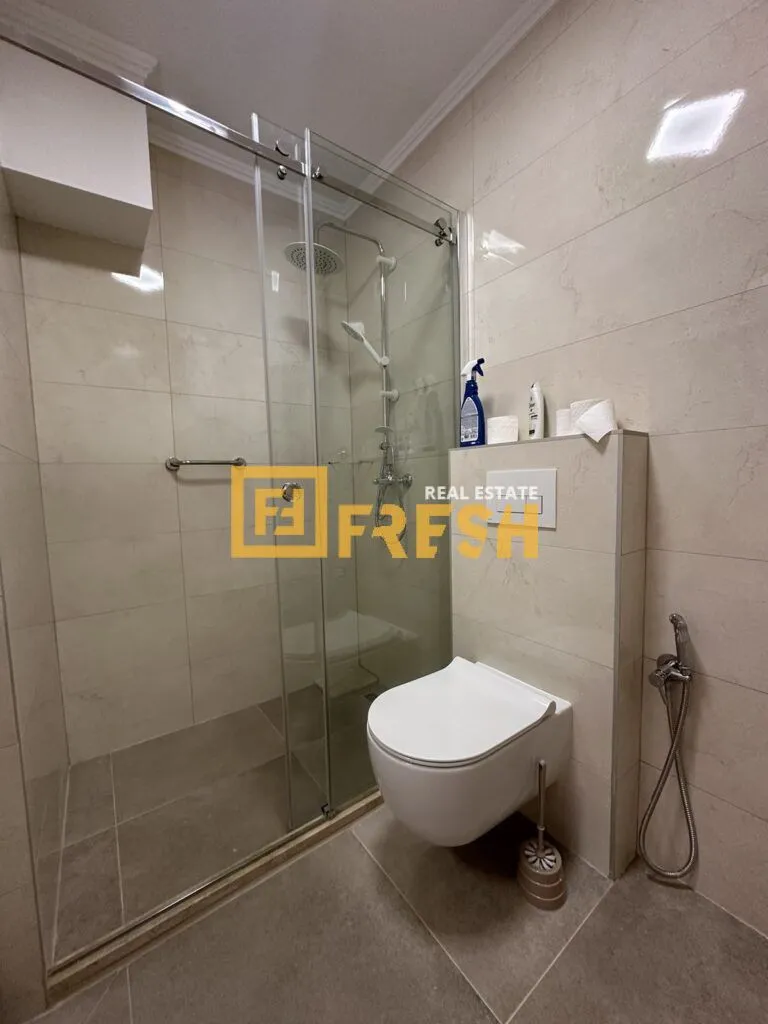 Izdavanje, dvosoban stan, 89m², Centar, Podgorica