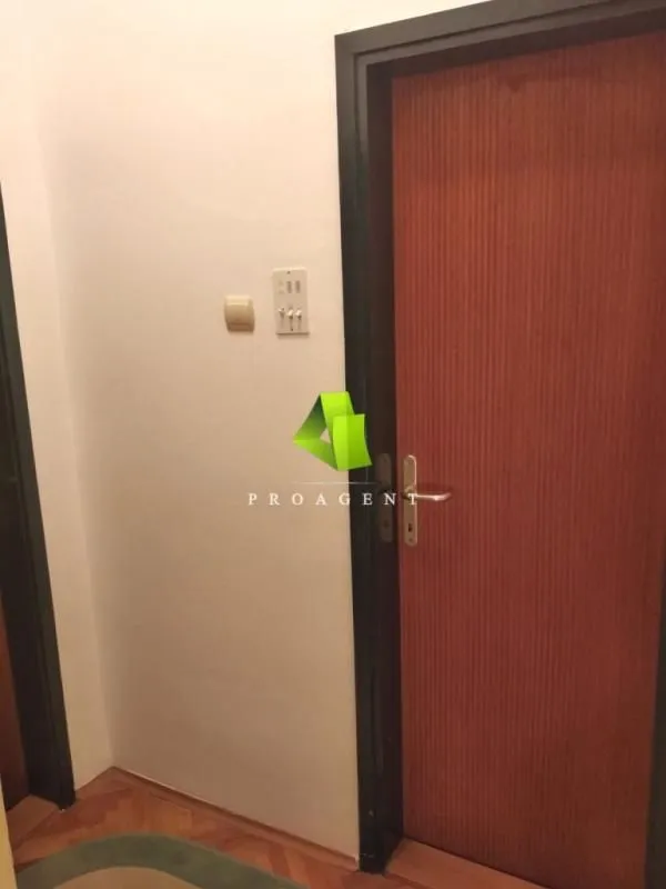 Prodaja, trosoban stan, 52m², Vrnjačka Banja, Srbija