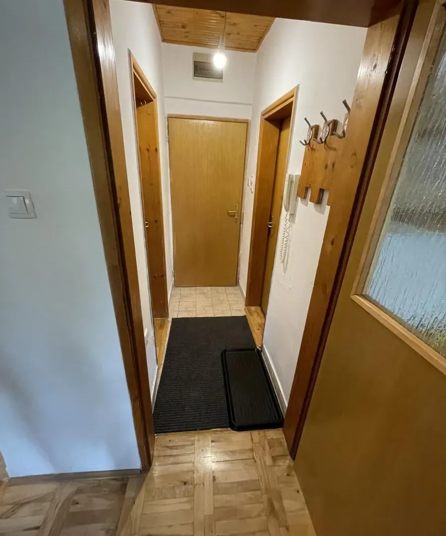 Prodaja, dvosoban stan, 40m², Železnička Stanica, Novi Sad Sve Podlokacije