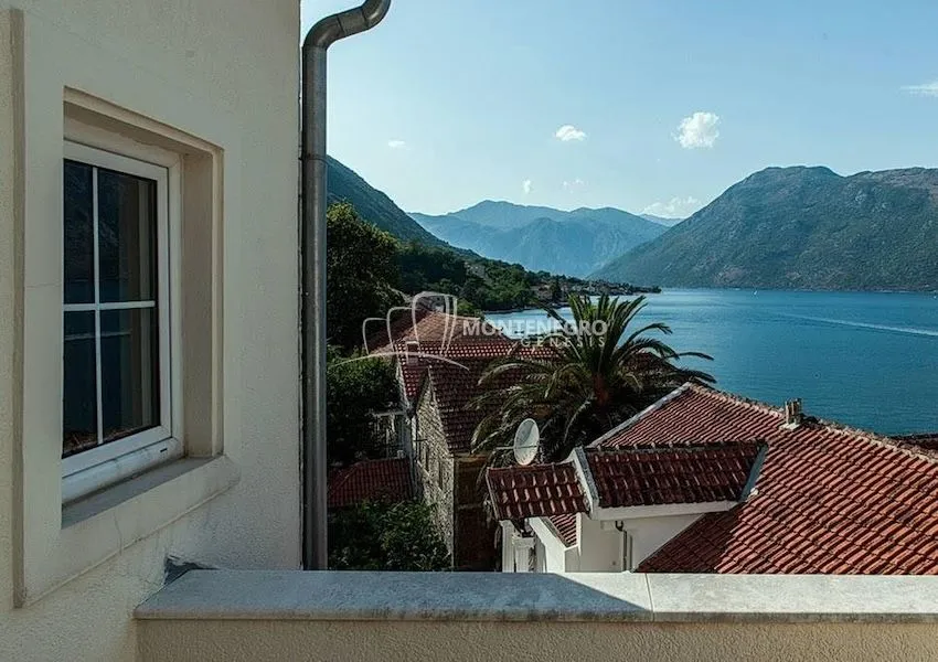 Prodaja, jednosoban stan, 54m², Dobrota, Kotor
