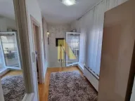 Izdavanje, četvorosoban stan, 98m², Centar, Novi Sad - image 11